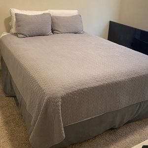 Full Size Grey Quilt Comforter